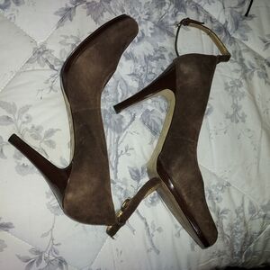 Woman's Shoes